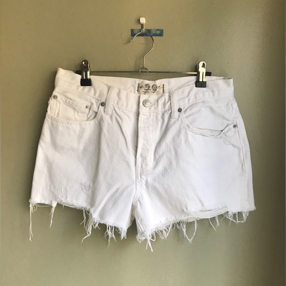 Free People Sofia White Distress Shorts Size: 29